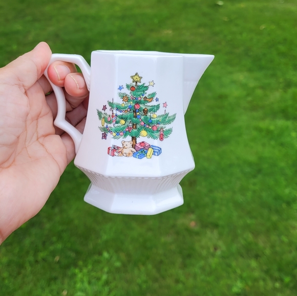 Nikko | Christmastime Collection sugar & creamer set - Picture 7 of 13